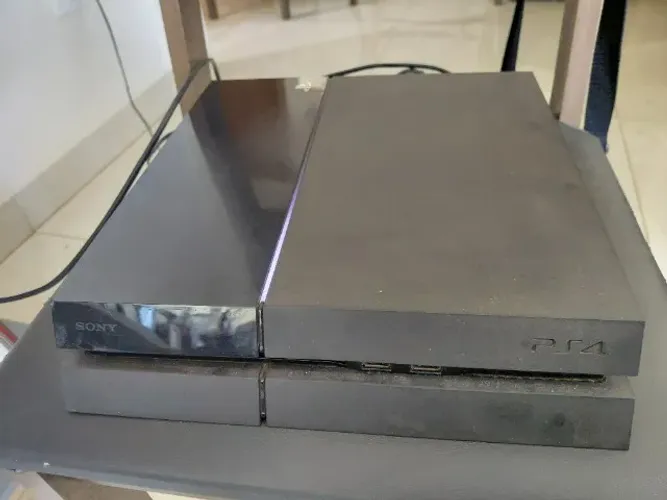 PLAYSTATION 4