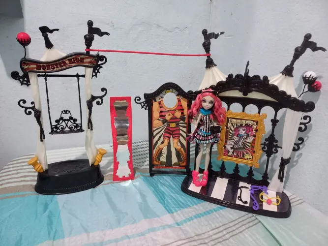 monster high playset e boneca rochelle freaky du chic completos