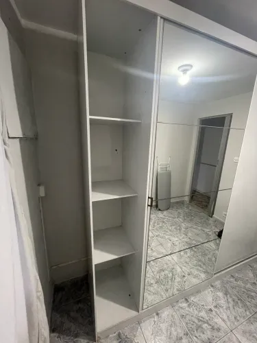 Guarda Roupa Bartira Branco - Semi Novo porta de Correr