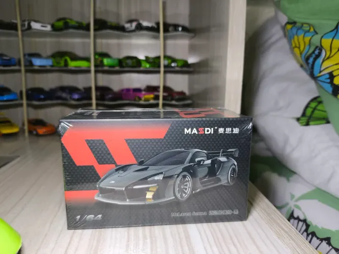 Miniatura Masdi 1/64