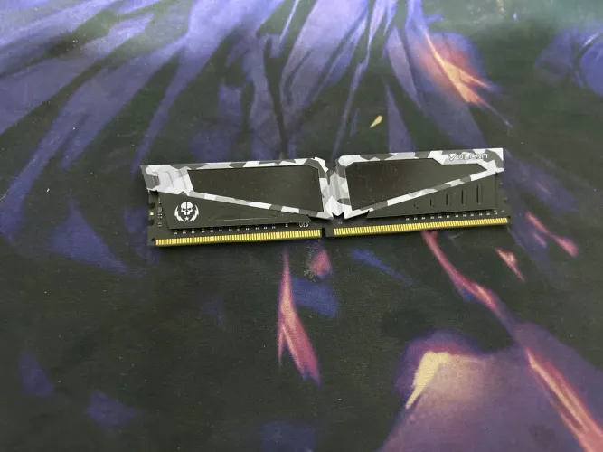 Memória RAM T-Force DDR4 3200MHz - 8gb
