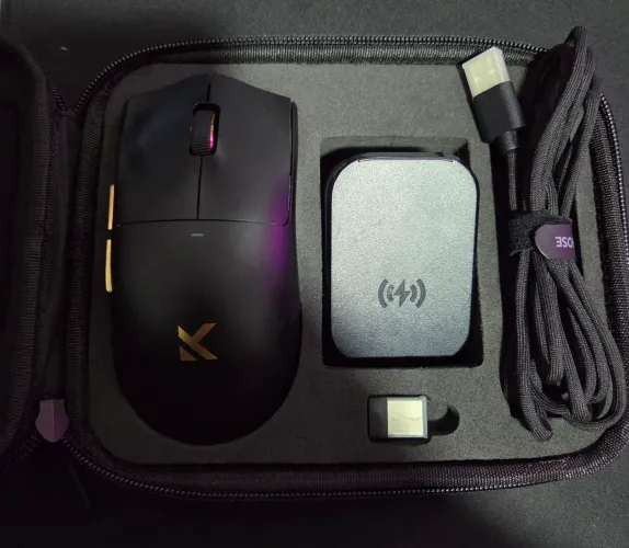 Mouse Gamer MCHOSE K7 Ultra Paw3950 8K com Dock de Carregamento