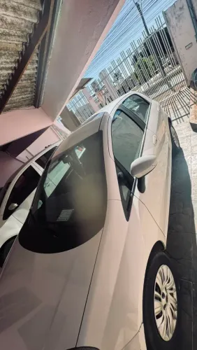 Fiat Punto Essence 1.6 Flex 16V 5P 2016