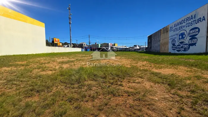Área de 3.488 m² para locação em Curitiba | Acesso por duas ruas