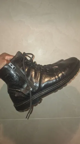 Bota de couro 44 c/ zíper