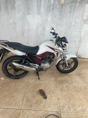 Moto Honda titan completa cor branca