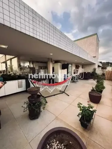 Cobertura à venda no Castelo.