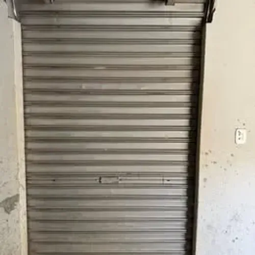 PORTA DE ENROLAR PARA COMÉRCIO