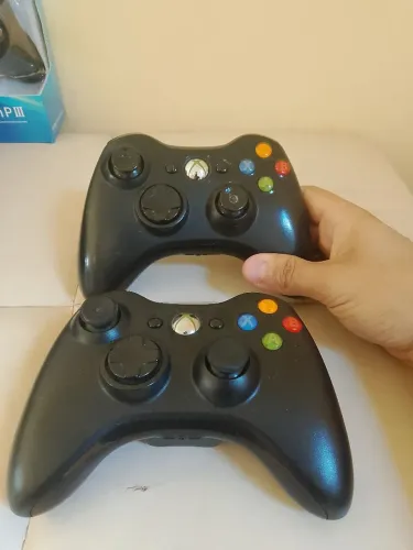 2 Controles Originais Xbox 360 em perfeito estado