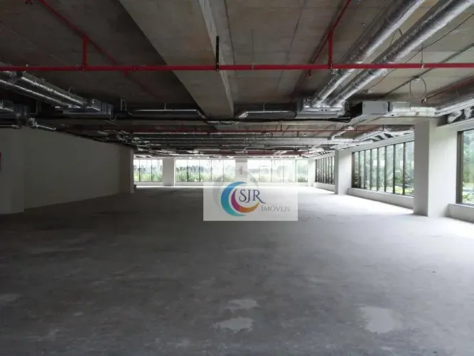 Conjunto Comercial de 681m² com 18 vagas em Edifício Leed Gold!!