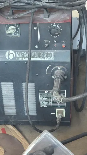 Máquina de solda com cilindro 