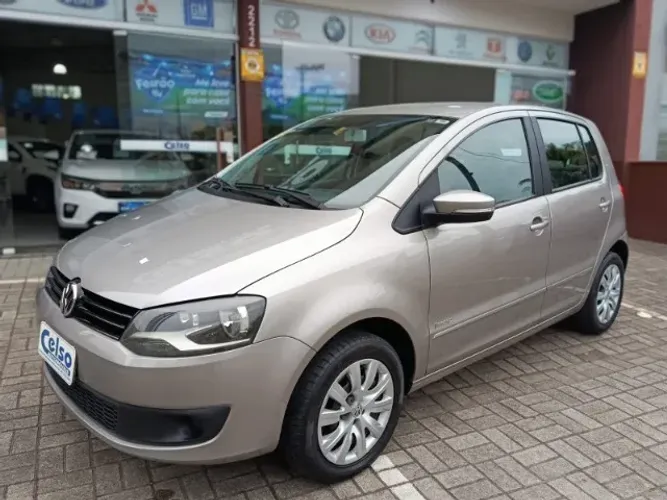 Volkswagen Fox 1.0 MI Total Flex 8V 5P 2013