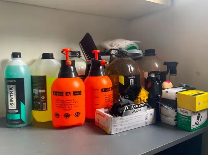KIT PROFISSIONAL PARA HIGIENIZAÇÃO DE ESTOFADOS