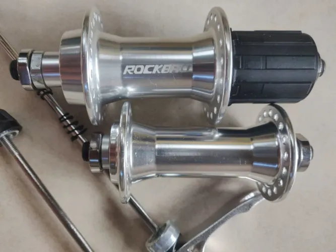 Par de Cubos Rockbao 36 Furos - Rolamento Selado - Freehub K7 8v a 11v