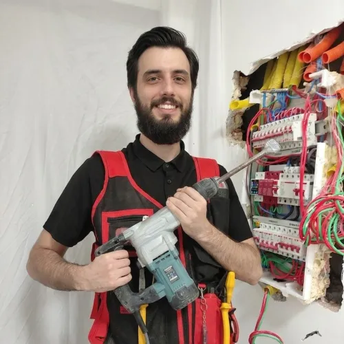 Eletricista Profissional | Certificado NR10 | Quadros, Chuveiros e Manutenção