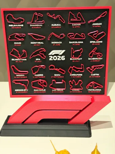 Quadro pistas F1 e logo decorativos. 