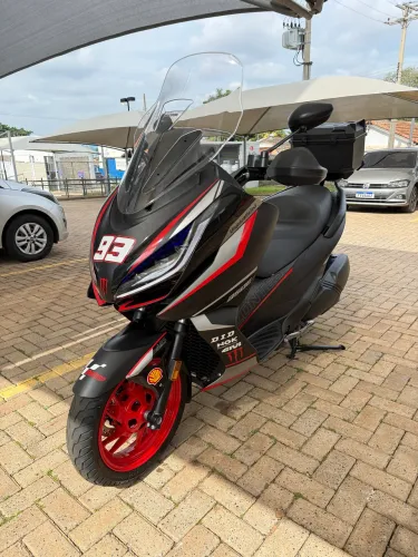 Moto Scooter Zontes 350e Modelo Personalizado Preto 2025