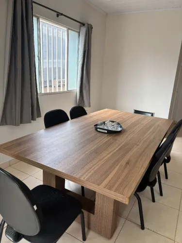 mesa de reunião ou jantar em MDF com as 6 cadeiras