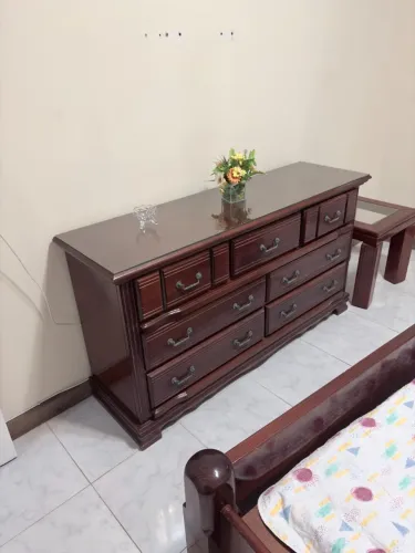 Cômoda/ mesa armário para TV