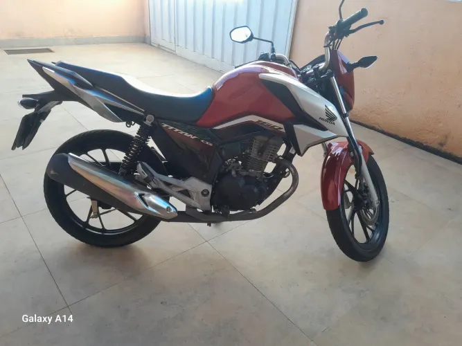 Vende-se uma Honda CG titan 160 flex