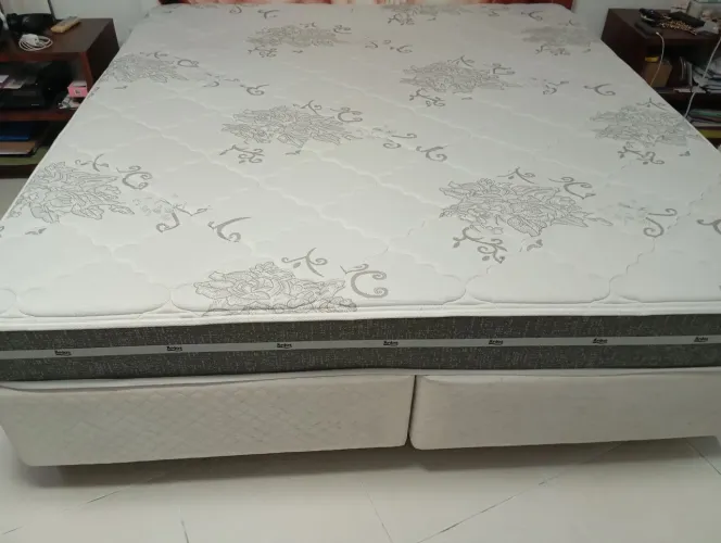 Vendo Colchão King size Miami Molas ensacadas 193x203x22cm novíssimo!!!