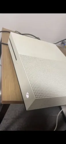 XBOX ONE S 1TB - TROCO EM IPHONE 13 OU 13 PRO MAX
