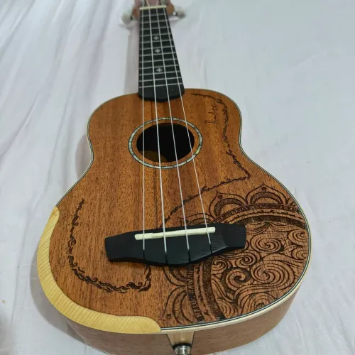 Ukulele Kalani Soprano 21" Bela Nalu Signature com Bag