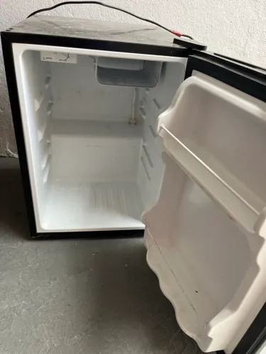 Frigobar midea mod MRC08P2 220 67L