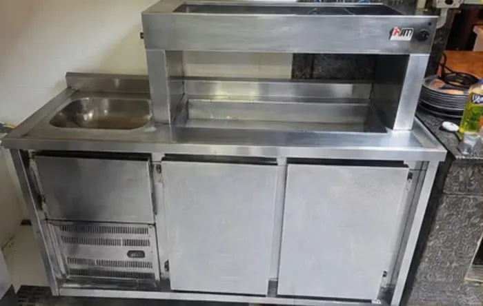 Balcão de inox refrigerado