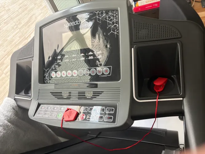 Esteira Speedo TR 6 inclinação eletronica e amortecimento
