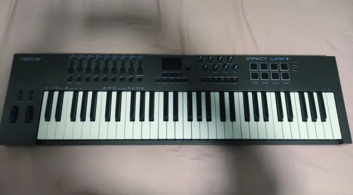 Controlador Nektar LX 61