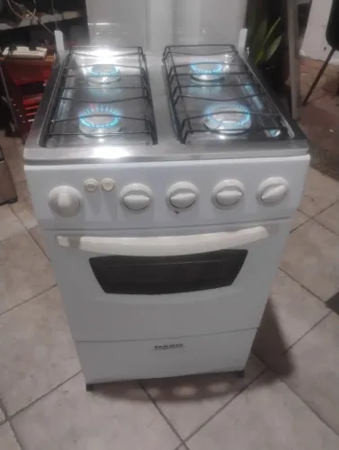 Vendo fogão Dako funcionando perfeitamente 390,00