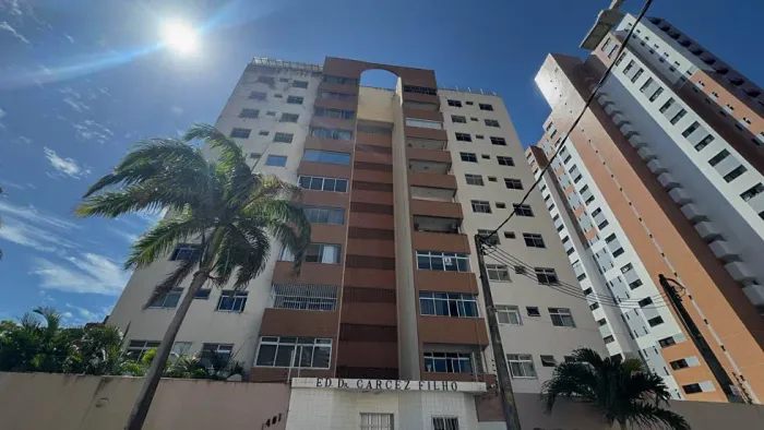Apartamento com 4 Quartos e 2 Suítes para Alugar na Varjota 105 m² de área privativa.