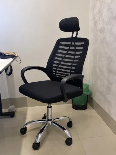 Cadeira de escritório com rodinha
