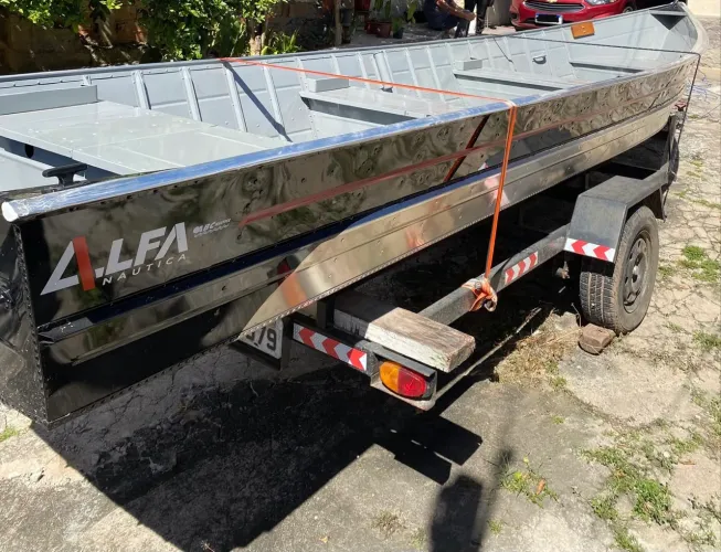 Barco 6 metros novo, ano 2026 (nunca foi usado)