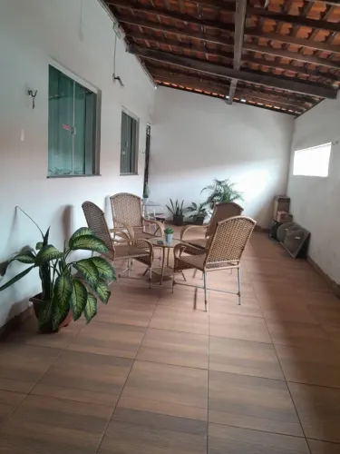 Vende-se linda casa no Cohatrac