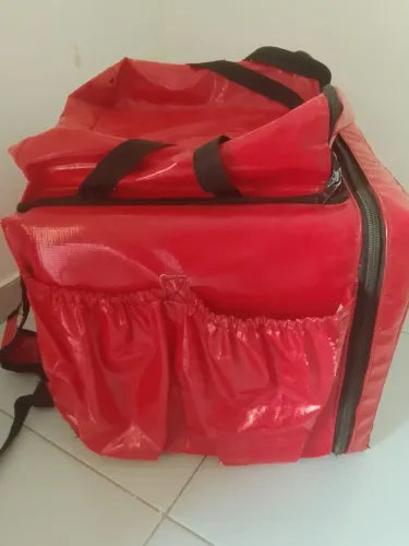 vendo beg grande e espaçosa acompanha caixa térmica $100 no precinho 