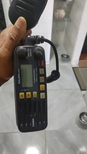 Rádio marítimo UNIDEN solara usado mais em perfeitas condições de recepção e transmissão 
