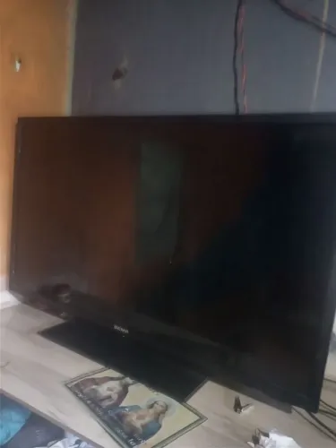 Vede-se tv com defeito 
