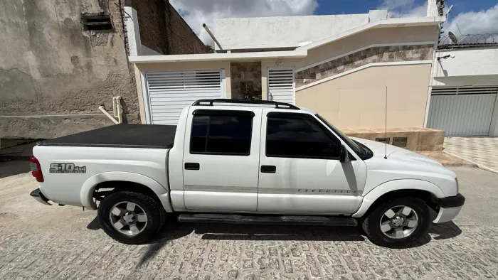 Chevrolet S10 Pick-up STD 2.8 4X4 CD TB Int.dies. 2002