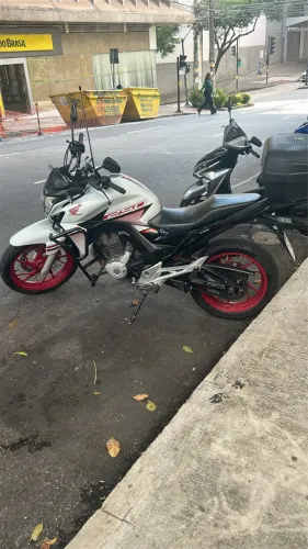 Vendo CB Twister 53 km rodados