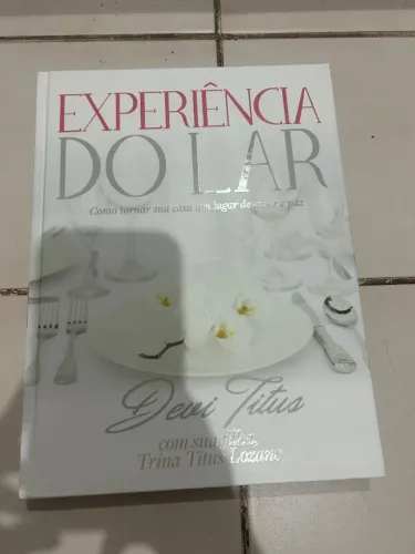 Livro Experiência do lar da autora Devi Titus