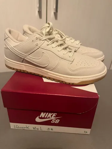 Vende-se Tênis Nike - N: 38