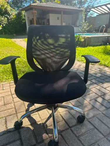 ? Cadeira Executiva Ergonômica Mesh | Base Cromada | Excelente Estado