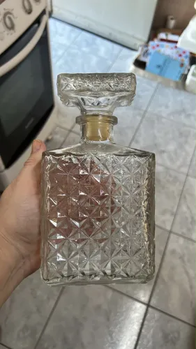 Garrafa de vidro antiga