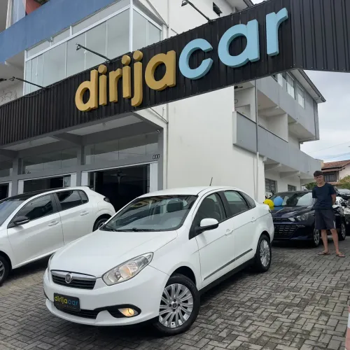 Fiat Grand Siena Essence 1.6 Flex 16V 2013
