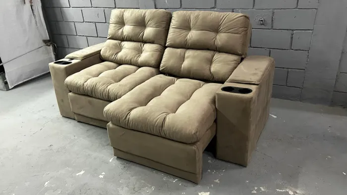 Sofá Retrátil e Reclinável C/ Porta Copos + Carregador 2.05m NOVO ( Direto da Fábrica )