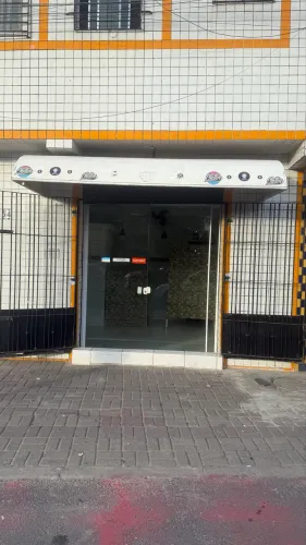 Alugo loja Na Av Norte