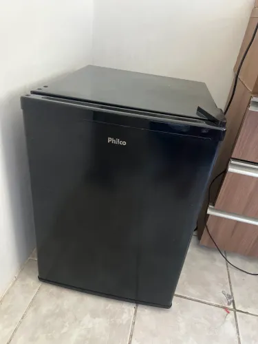 Frigobar Philco preto