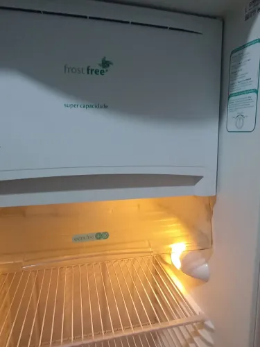 Vendo uma geladeira Frost Free - Consulfacilite/Aceito propostas